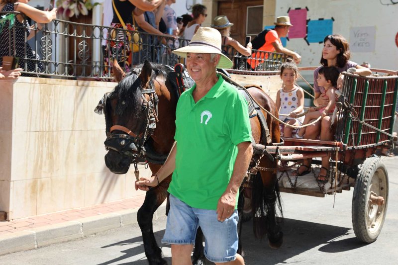 La presentació i l’entrada de la murta aporten l’ambient a l’arranc de les festes de Llíber La presentació i l’entrada de la murta aporten l’ambient a l’arranc de les festes de Llíber